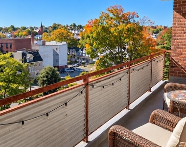315 King Street - Photo Thumbnail 3
