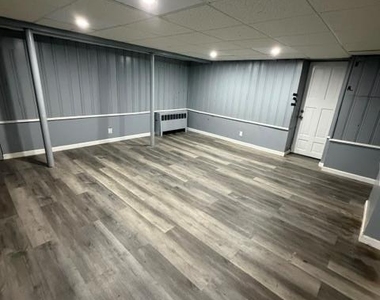 650 8th Avenue - Photo Thumbnail 15