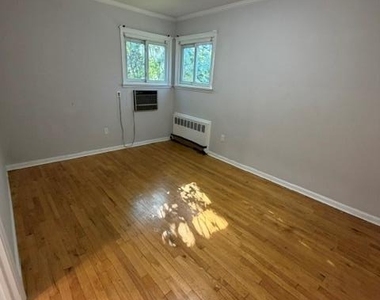 650 8th Avenue - Photo Thumbnail 12