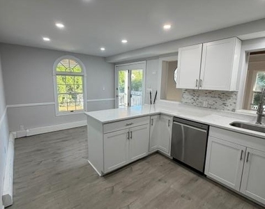 650 8th Avenue - Photo Thumbnail 3