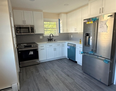 423 Clarice Boulevard - Photo Thumbnail 12