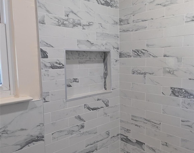 423 Clarice Boulevard - Photo Thumbnail 3