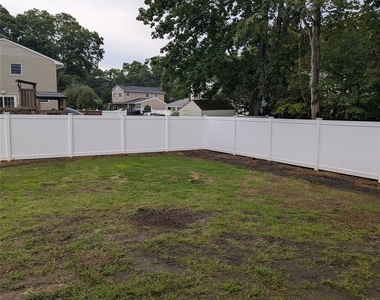 423 Clarice Boulevard - Photo Thumbnail 4