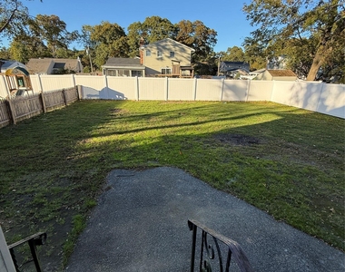 423 Clarice Boulevard - Photo Thumbnail 11