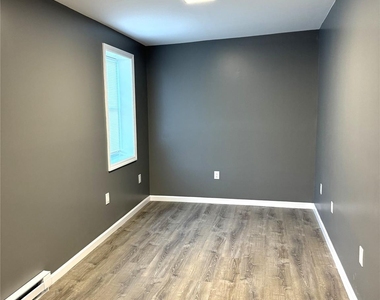 21 Collegeview Avenue - Photo Thumbnail 8