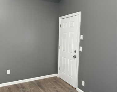 21 Collegeview Avenue - Photo Thumbnail 12