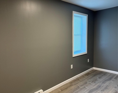 21 Collegeview Avenue - Photo Thumbnail 11