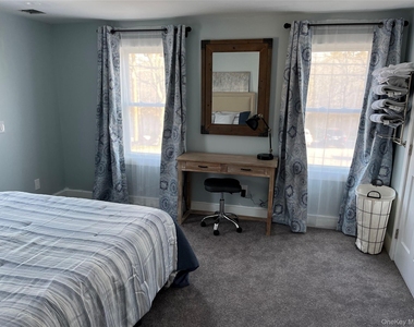 824 W Main Street - Photo Thumbnail 6