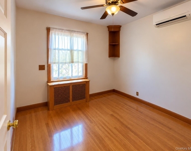 7905 Woodhaven Boulevard - Photo Thumbnail 11
