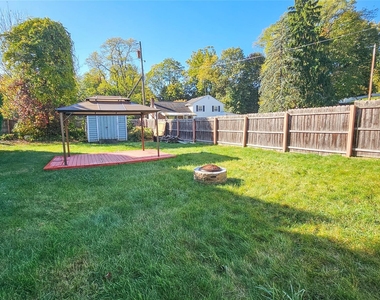 41 Birdsall Avenue - Photo Thumbnail 11