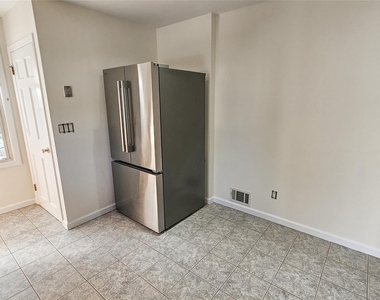 41 Birdsall Avenue - Photo Thumbnail 7