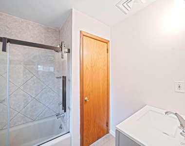 2400 New York Avenue - Photo Thumbnail 14