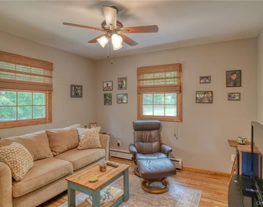 8 Roberts Drive - Photo Thumbnail 13