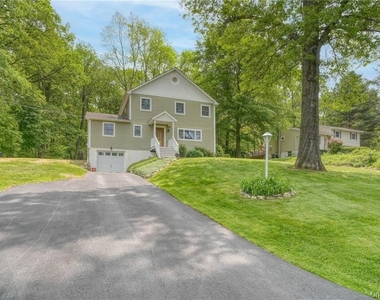 8 Roberts Drive - Photo Thumbnail 1