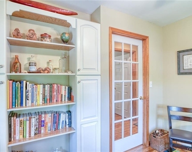 8 Roberts Drive - Photo Thumbnail 15