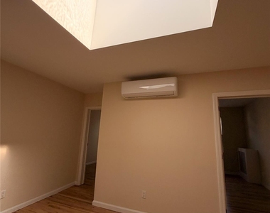 3232 60th Street - Photo Thumbnail 5