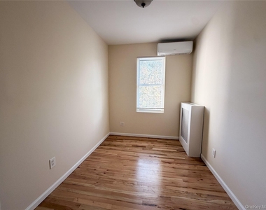 3232 60th Street - Photo Thumbnail 8