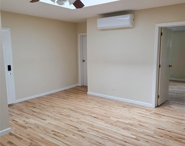 3232 60th Street - Photo Thumbnail 2