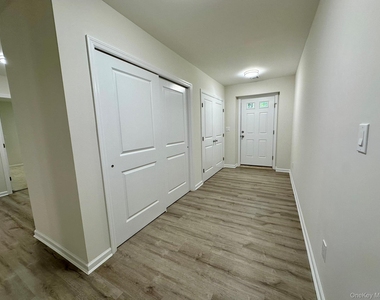 125 W Main Street - Photo Thumbnail 6
