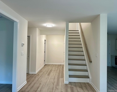 125 W Main Street - Photo Thumbnail 10