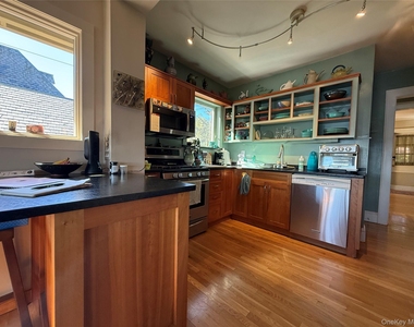 93 Piermont Avenue - Photo Thumbnail 5