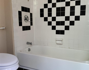 1 Eastman Terrace - Photo Thumbnail 4