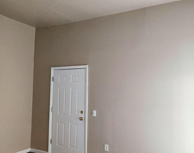 1 Eastman Terrace - Photo Thumbnail 8