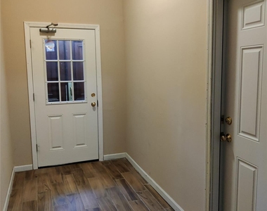 1 Eastman Terrace - Photo Thumbnail 6