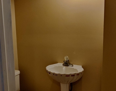1 Eastman Terrace - Photo Thumbnail 10