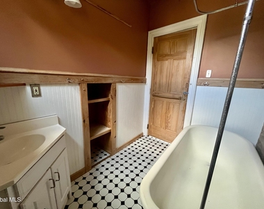 225 Green Street - Photo Thumbnail 16