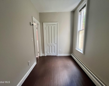225 Green Street - Photo Thumbnail 21