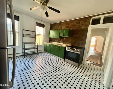 225 Green Street - Photo Thumbnail 14