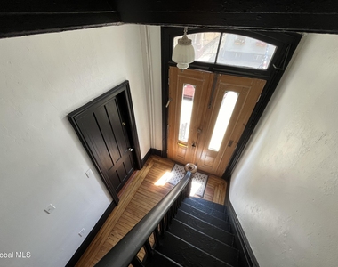 225 Green Street - Photo Thumbnail 4