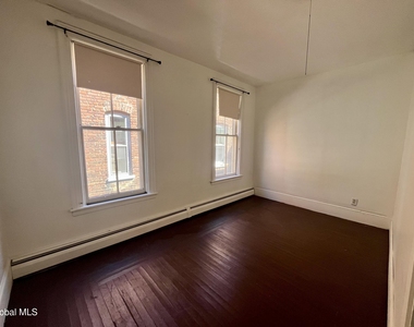 225 Green Street - Photo Thumbnail 17