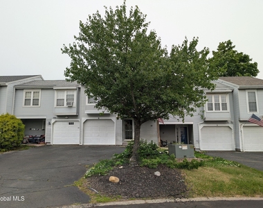 9 Chadwyck Square - Photo Thumbnail 1