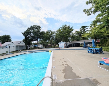 9 Chadwyck Square - Photo Thumbnail 32