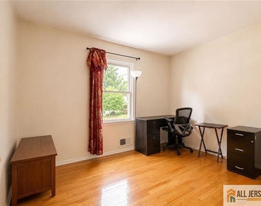 66 Edison Avenue - Photo Thumbnail 16