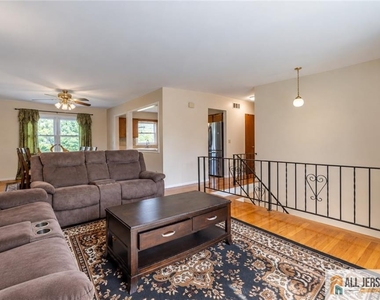 66 Edison Avenue - Photo Thumbnail 6