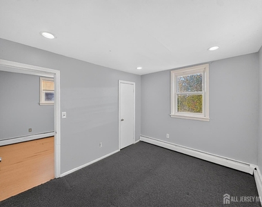 725 Parker Street - Photo Thumbnail 4