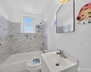 725 Parker Street - Photo Thumbnail 6