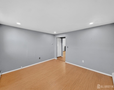 725 Parker Street - Photo Thumbnail 2
