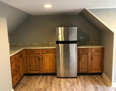 25 Upland Avenue - Photo Thumbnail 2