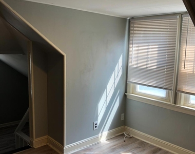25 Upland Avenue - Photo Thumbnail 5