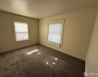 309 Dunellen Avenue - Photo Thumbnail 27