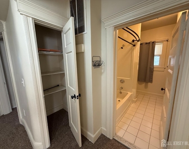 309 Dunellen Avenue - Photo Thumbnail 17