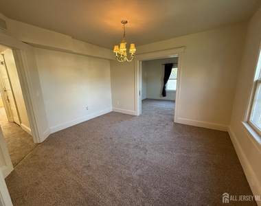 309 Dunellen Avenue - Photo Thumbnail 13