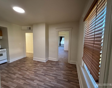 309 Dunellen Avenue - Photo Thumbnail 11