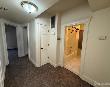 309 Dunellen Avenue - Photo Thumbnail 5