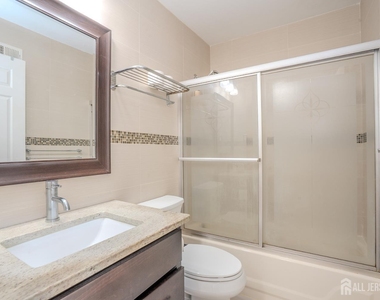6005 N Oaks Boulevard - Photo Thumbnail 42