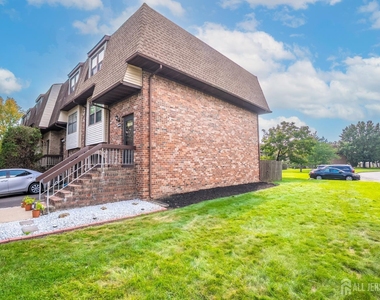 6005 N Oaks Boulevard - Photo Thumbnail 3
